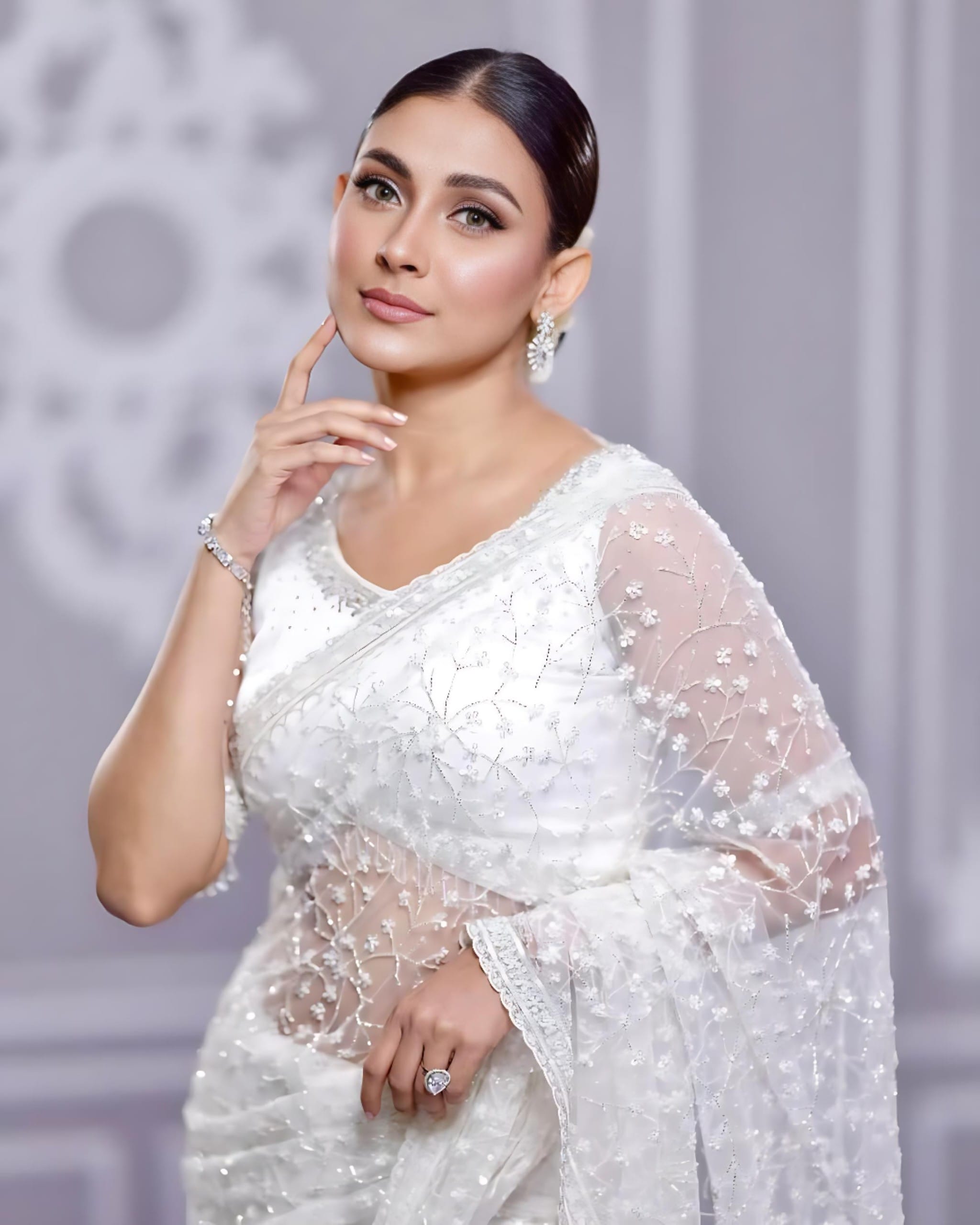 মেহজাবিন চৌধুরী - বাংলাদেশের হট নায়িকা