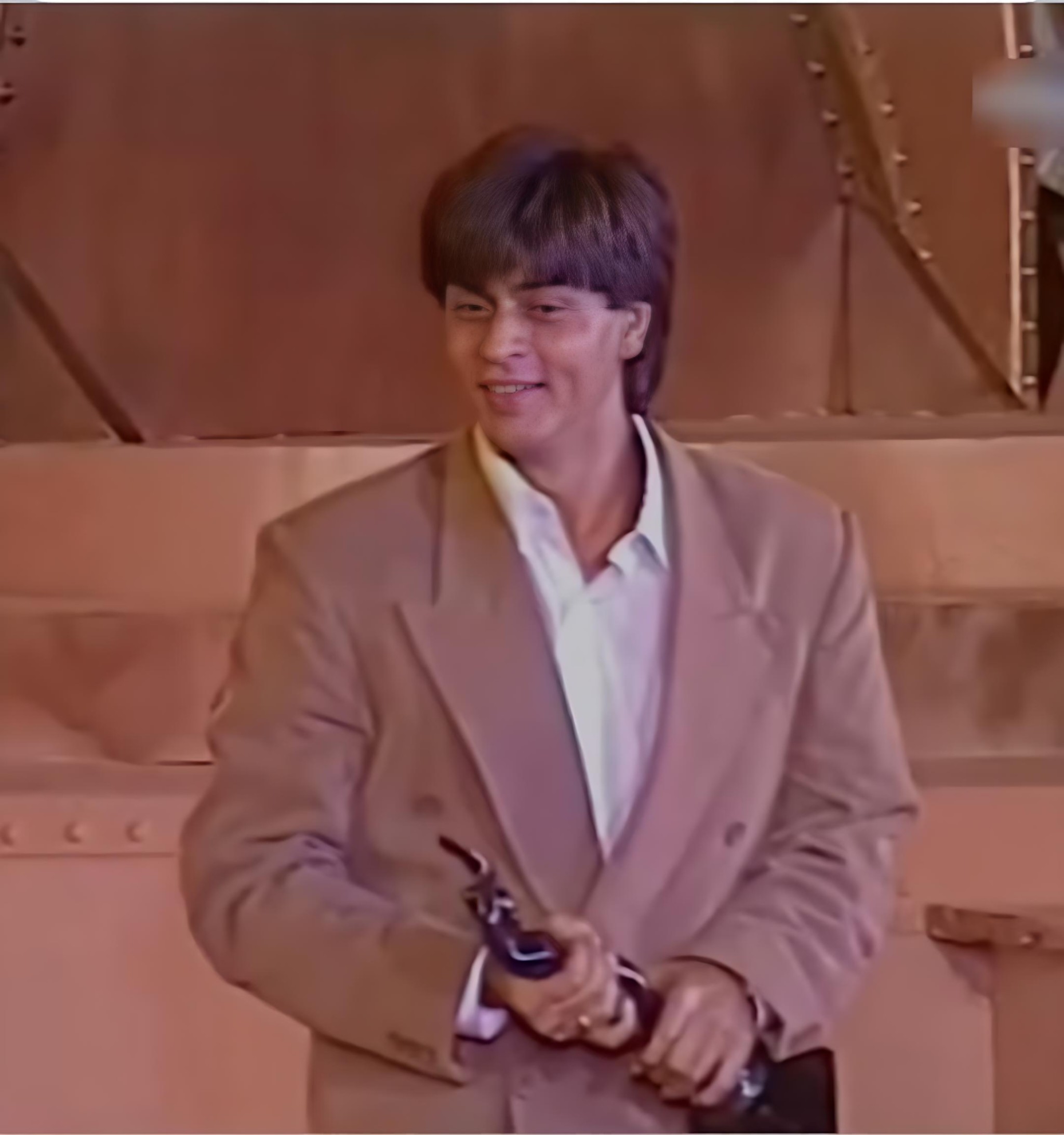 আইকনিক অভিনয়ে শাহরুখ